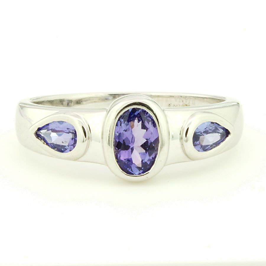 18ct white gold Tanzanite 3 stone Ring size N